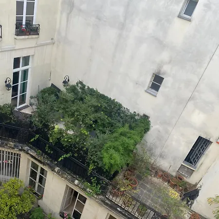 Charming Saint Germain Saint Michel * Parijs
